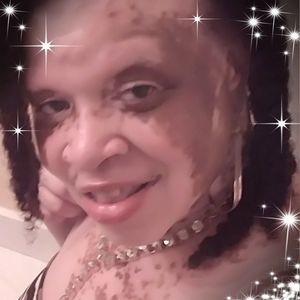 Meet your Posher, Roxanne